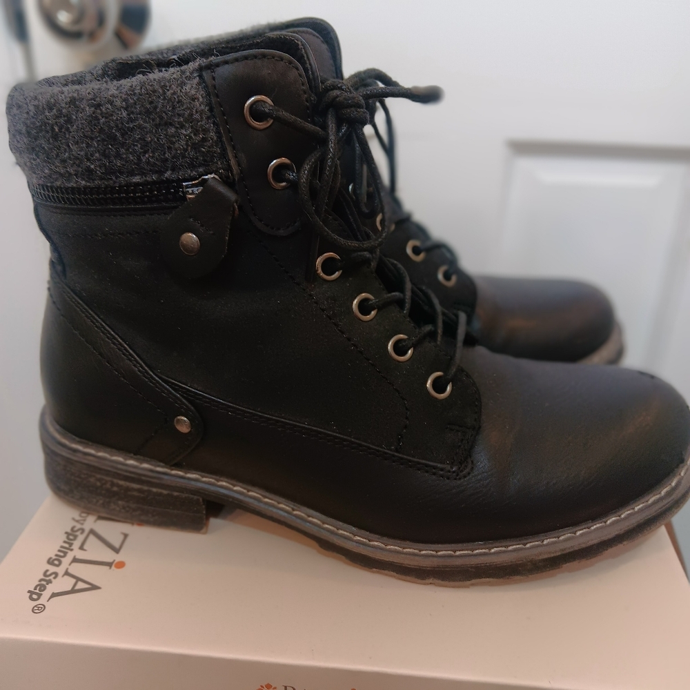 boots - Picture 5 of 8